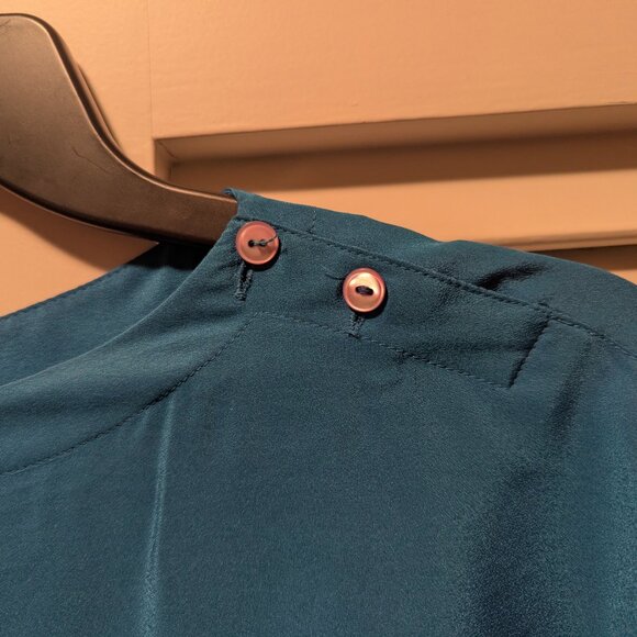 Vintage Liz Claiborne Aqua women's Silky Pull-Over Blouse Size 10 - Picture 3 of 9